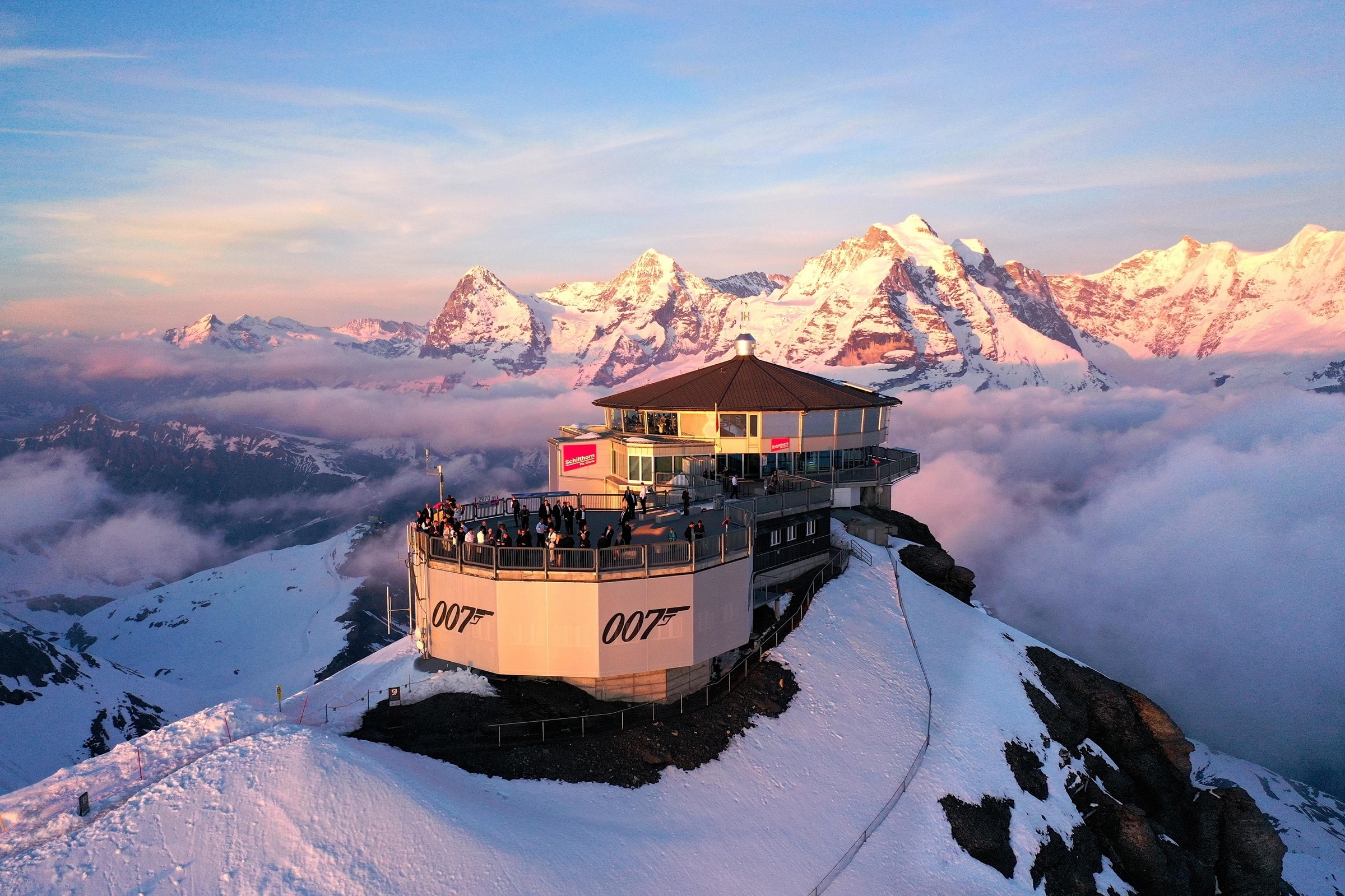Where to go for a winter holiday facing the mountains…